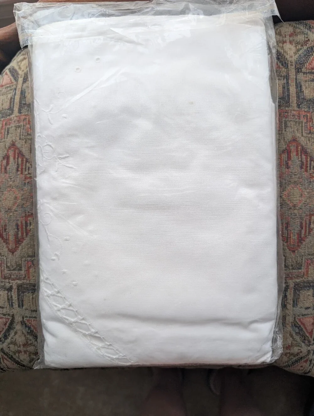 Tablecloth with White Cutwork Embroidery - 66x102 Oblong With 12 Napkins